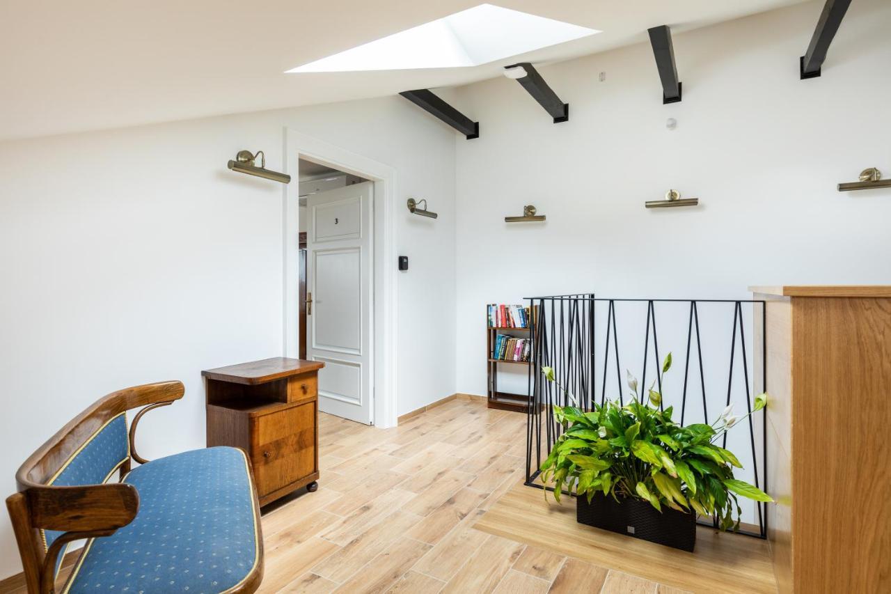 Palac Zieleniewskich Apartamenty Sw Marka 31 Krakow Bagian luar foto
