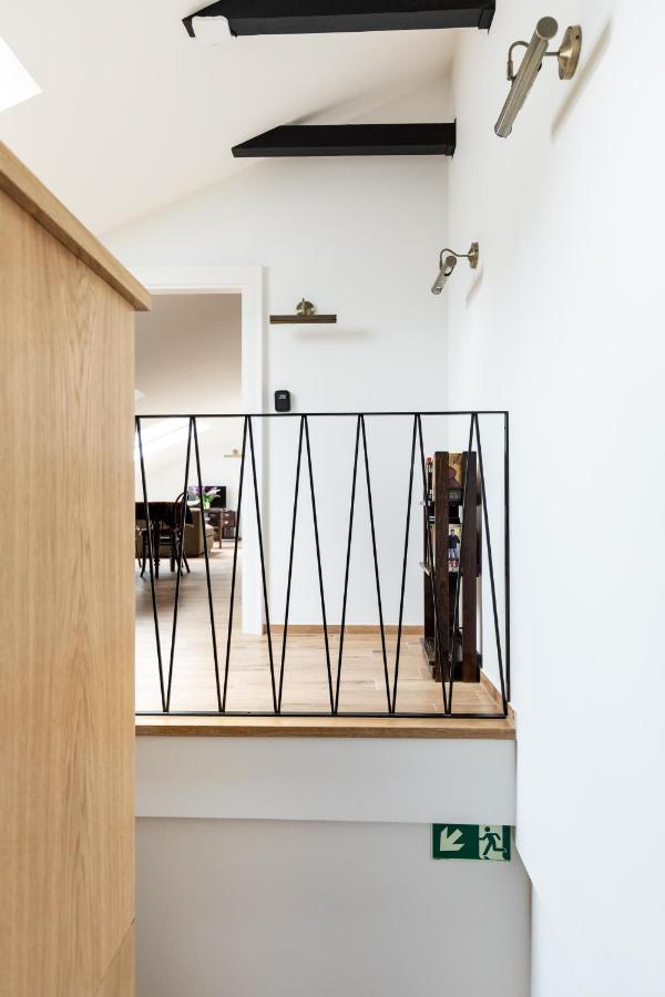 Palac Zieleniewskich Apartamenty Sw Marka 31 Krakow Bagian luar foto