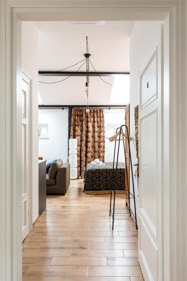 Palac Zieleniewskich Apartamenty Sw Marka 31 Krakow Bagian luar foto