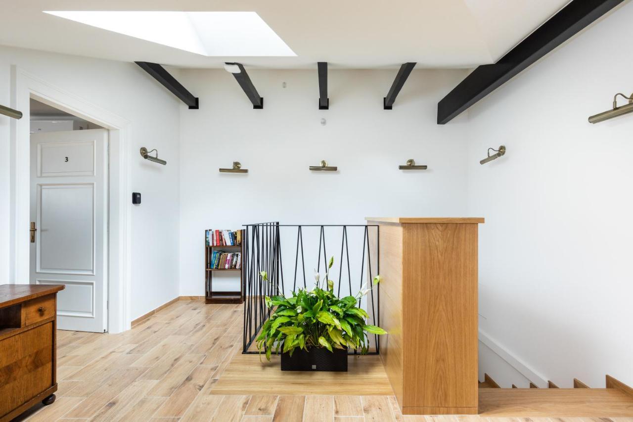 Palac Zieleniewskich Apartamenty Sw Marka 31 Krakow Bagian luar foto