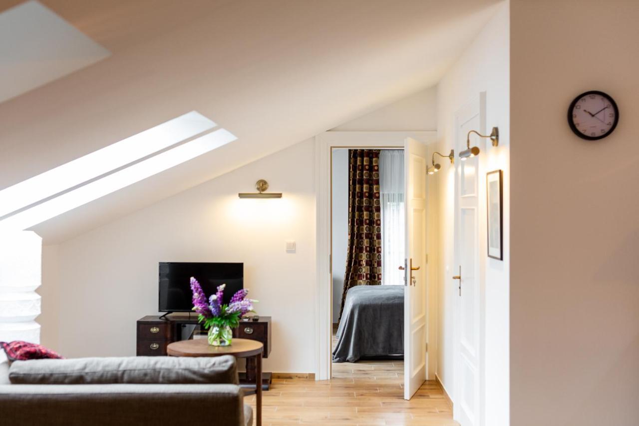 Palac Zieleniewskich Apartamenty Sw Marka 31 Krakow Bagian luar foto