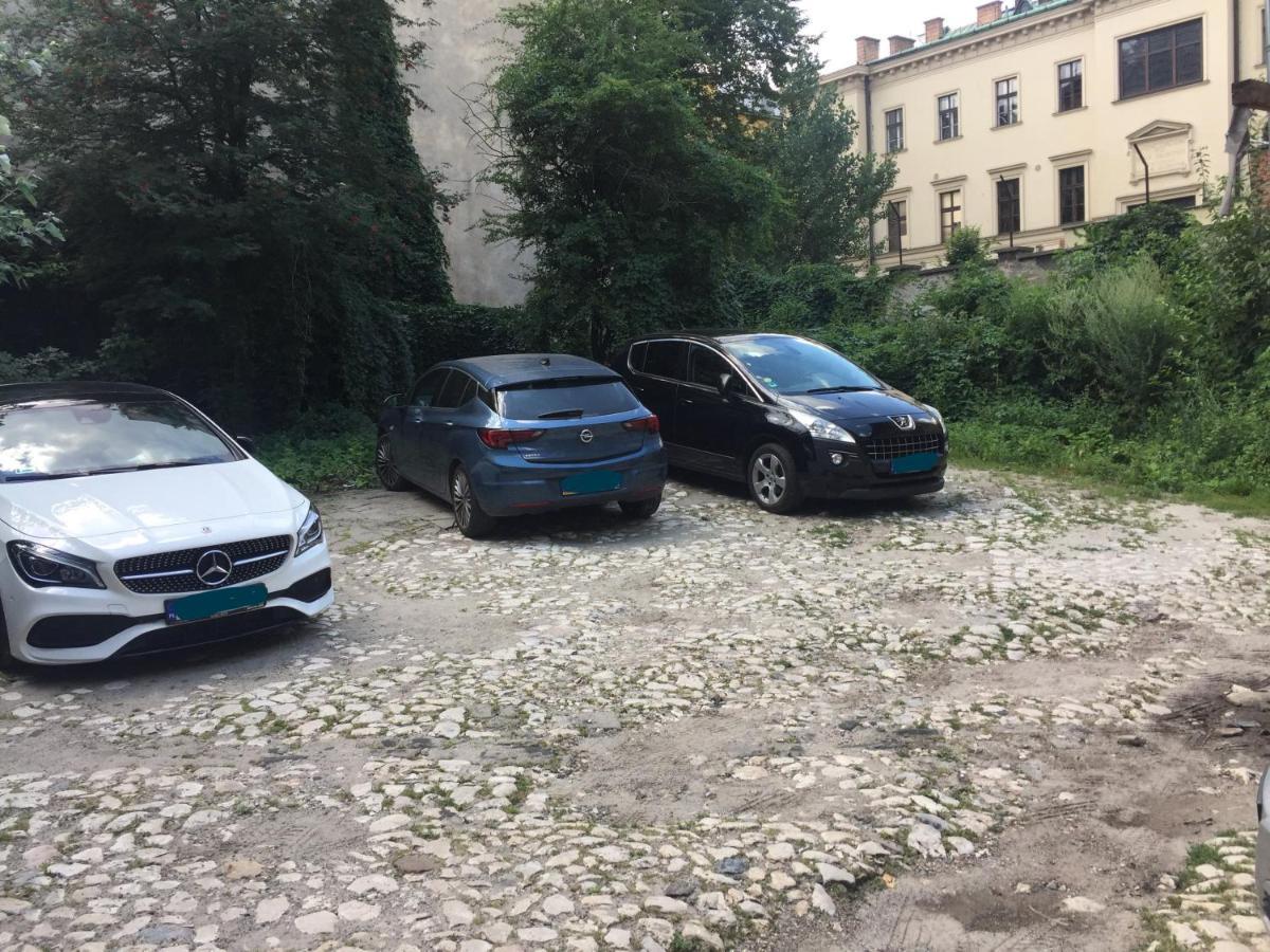 Palac Zieleniewskich Apartamenty Sw Marka 31 Krakow Bagian luar foto